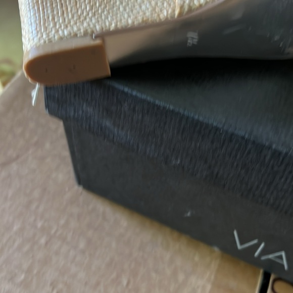 Charles by Charles David Silvertone Platform Wedge Sz 7 1/2 - Picture 14 of 15